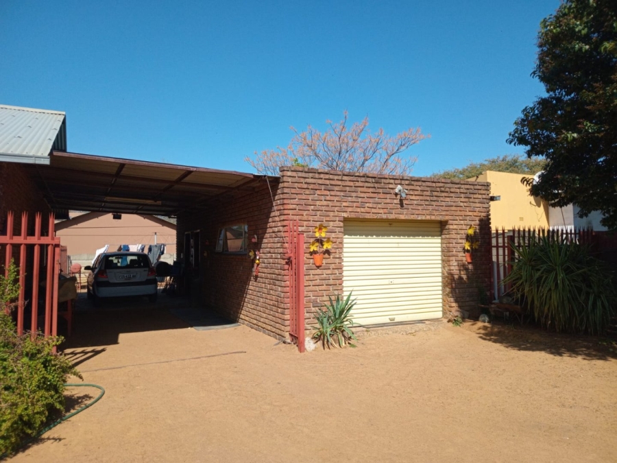 7 Bedroom Property for Sale in Bloemhof North West